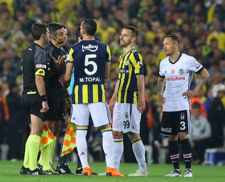 "Beşiktaş kulübesinin hemen yakınındaydım. Beşiktaş yedek kalecisi Tolga Zengin Fenerbahçe taraftarlarıyla tartıştı. 