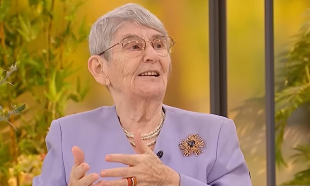 Canan Karatay ın &uuml;z&uuml;nt&uuml;den dişleri d&ouml;k&uuml;ld&uuml;, kilo kaybetti! Son hali &uuml;zd&uuml; 3