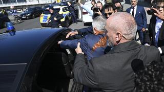 İran'ın devrik liderinin oğlu Rıza Pehlevi'ye saldırı! Ensesine isabet etti