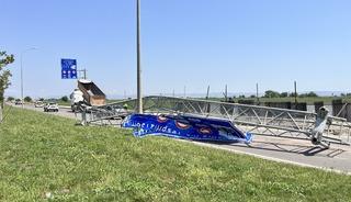 Damperi a&ccedil;ık kalınca EDS direğine &ccedil;arptı