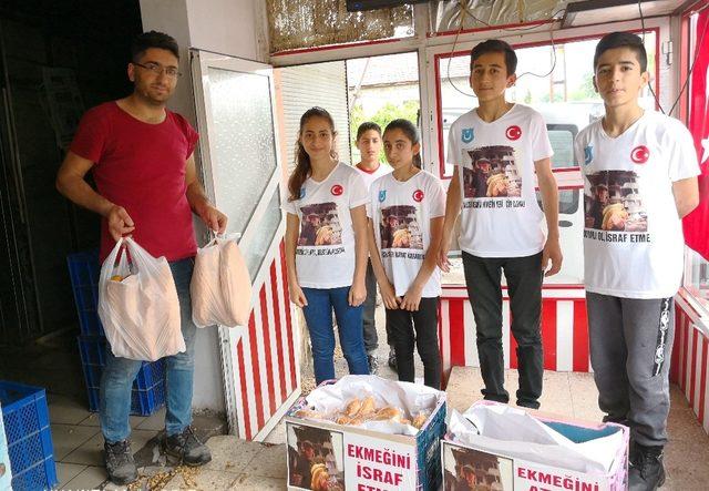 İhtiyaç fazlası ekmekleri ihtiyaç sahiplerine dağıttılar