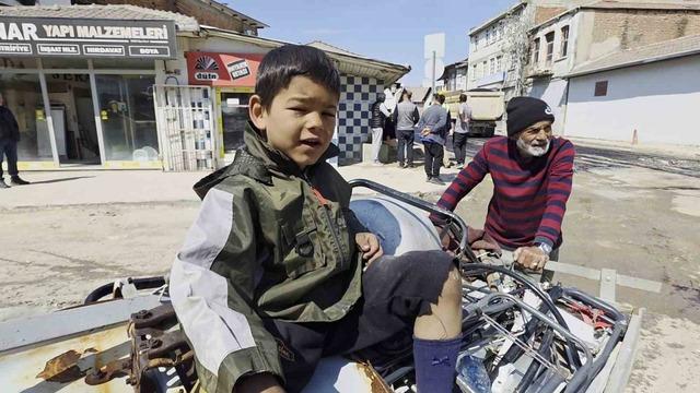 23 Nisan&rsquo;da kimi eğlendi kimi &ccedil;alıştı 4