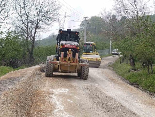 Kaynaşlı&rsquo;da grup yolu yenileniyor 1