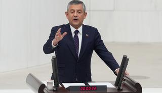 &Ouml;zg&uuml;r &Ouml;zel'den rest! "Zamanı geldi"