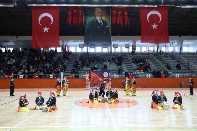 İneg&ouml;l&rsquo;de 23 Nisan coşkuyla kutlandı 1