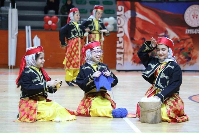 İneg&ouml;l&rsquo;de 23 Nisan coşkuyla kutlandı 2