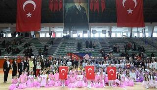 İneg&ouml;l&rsquo;de 23 Nisan coşkuyla kutlandı