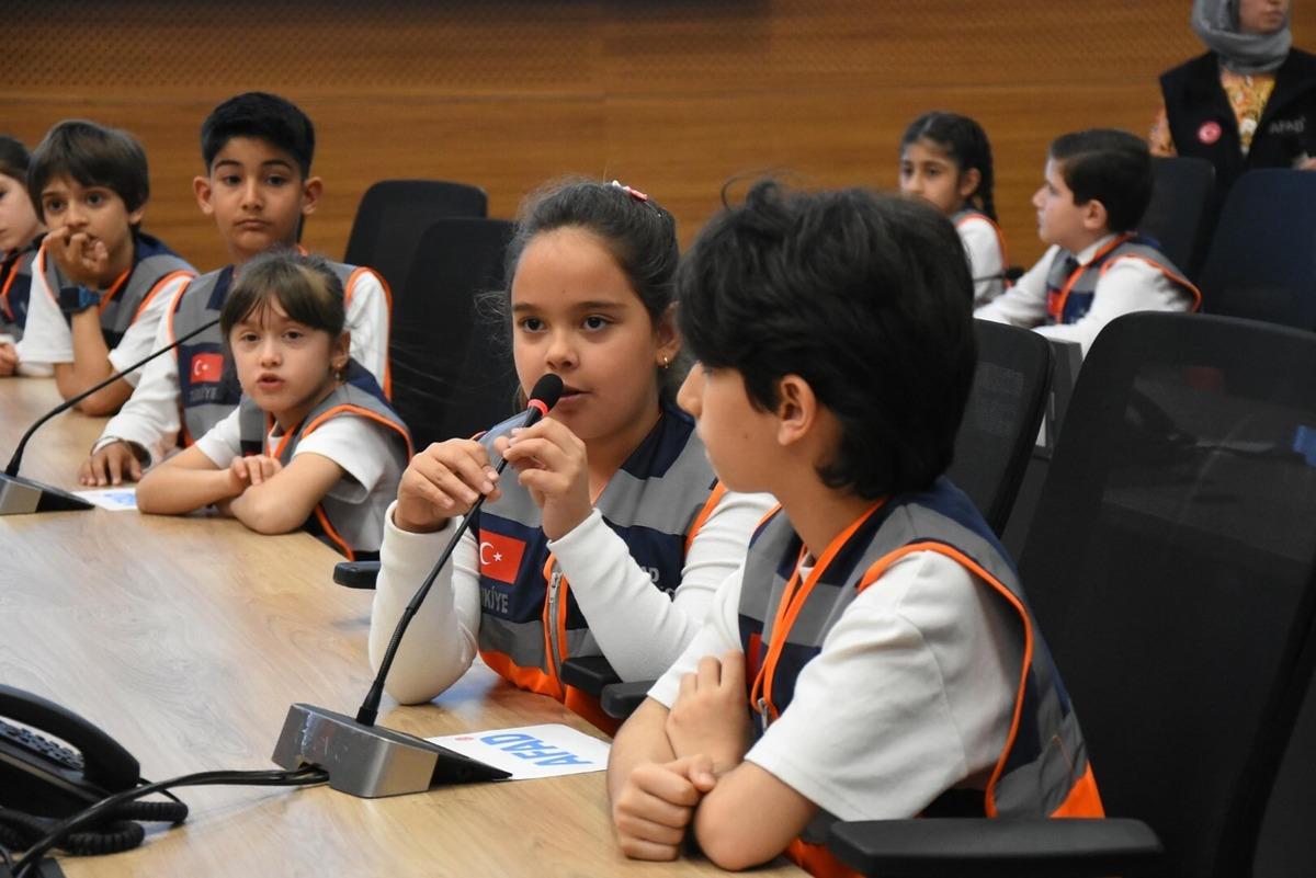 İzmir de &ccedil;ocuklar  afet  y&ouml;netti 5