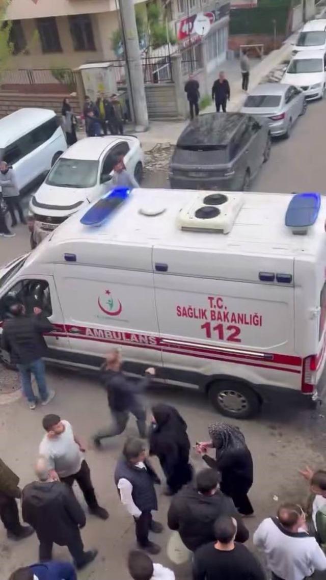 Tartıştığı husumetlileri bir g&uuml;n sonra kurşun yağdırdı: 1 &ouml;l&uuml; 2