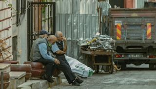 Yaş aldık&ccedil;a yalnız hissetmenin sebebi a&ccedil;ıklandı