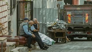 Psikolojiye göre yaşlandığınızda yalnız hissetmenin sebebi açıklandı
