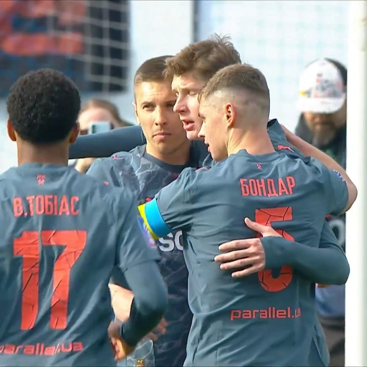 Arda Turan Shakhtar la tarih yazıyor! Şampiyonluğa koşuyor 1