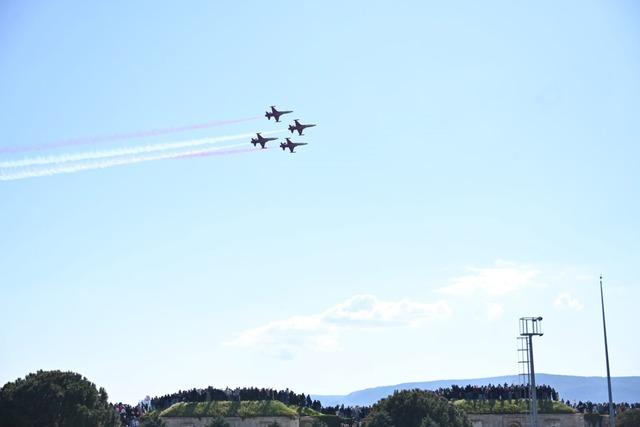 &lsquo;T&uuml;rk Yıldızları&rsquo; &Ccedil;anakkale semalarında nefesleri kesti 2