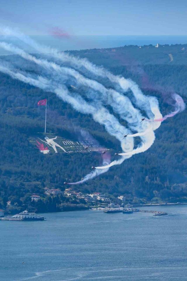 &lsquo;T&uuml;rk Yıldızları&rsquo; &Ccedil;anakkale semalarında nefesleri kesti 7