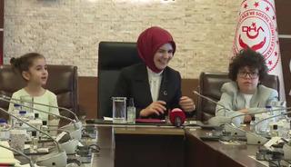 Bakan G&ouml;ktaş, şehit ve gazi &ccedil;ocuklarıyla buluştu! "Bizler sizler i&ccedil;in &ccedil;alışıyoruz"