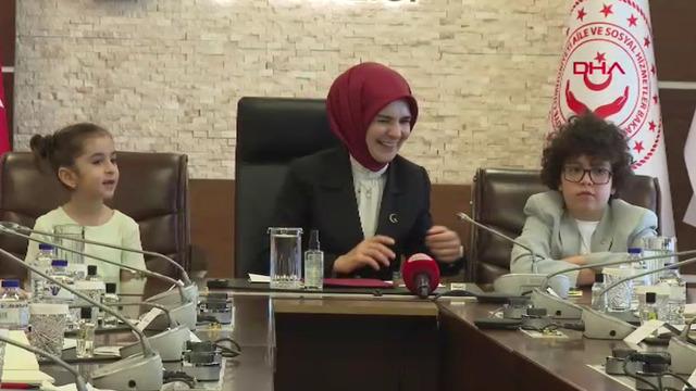 Bakan Göktaş, şehit ve gazi çocuklarıyla buluştu! Bizler sizler için çalışıyoruz