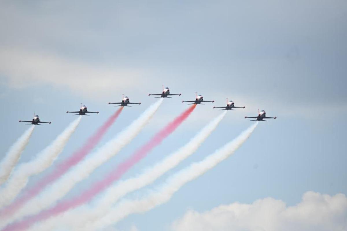 &lsquo;T&uuml;rk Yıldızları  &Ccedil;anakkale semalarında nefesleri kesti 1