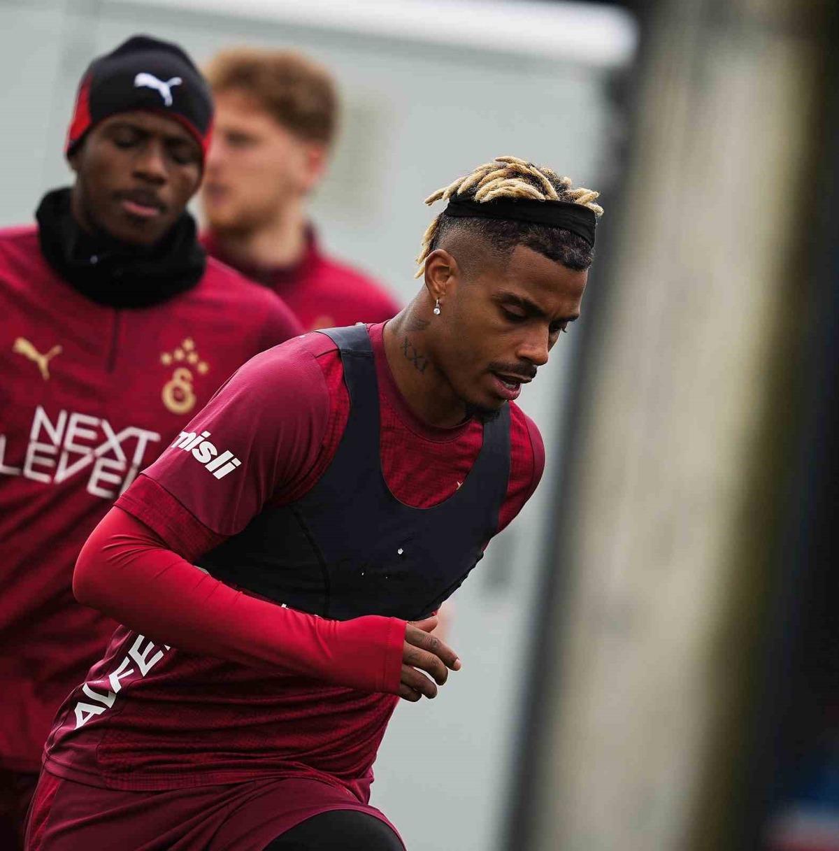 Galatasaray, Fenerbahçe maçı hazırlıklarına başladı 1