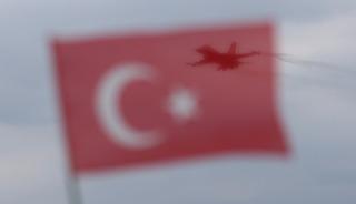 T&uuml;m yurtta 23 Nisan coşkusu! SOLOT&Uuml;RK, Antalya'da g&ouml;steri u&ccedil;uşu yaptı