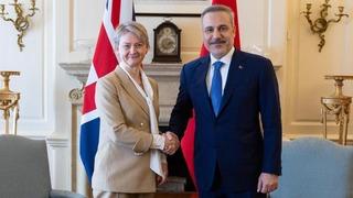 Son dakika: Dışişleri Bakanı Fidan resmi g&ouml;r&uuml;şmeler i&ccedil;in İngiltere&rsquo;de