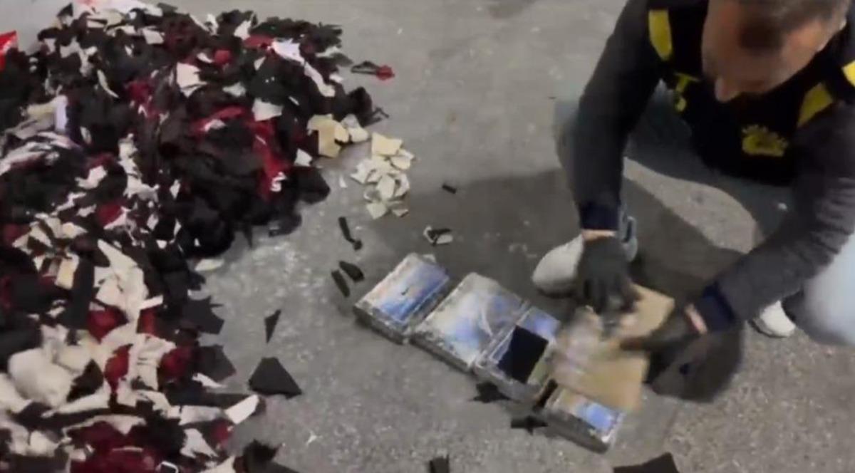 Mersin&rsquo;de bir işyerinde 5 kilo 872 gram kokain ele ge&ccedil;irildi 1