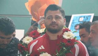 Rıza Kayaalp ve G&uuml;reş Milli Takımı yurda d&ouml;nd&uuml;