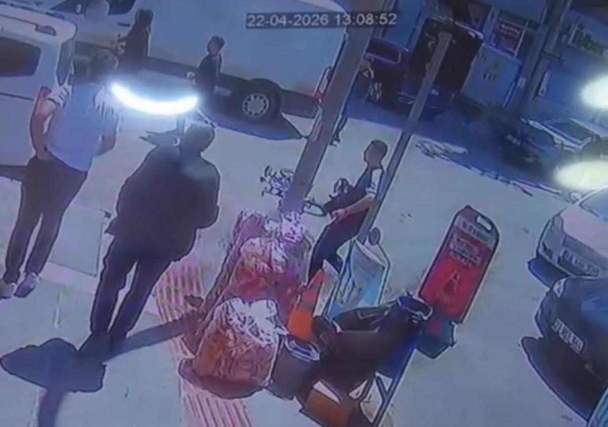 Batman&rsquo;da bisikletiyle otomobilin altına giren &ccedil;ocuk metrelerce s&uuml;r&uuml;klendi: O anlar kamerada 1