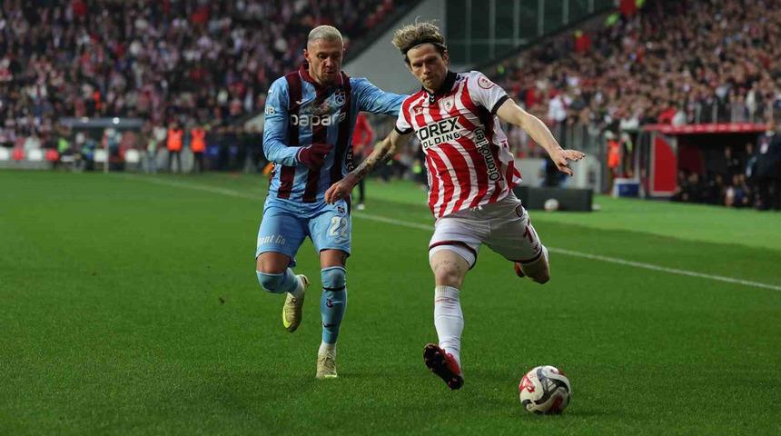 Trabzonspor Samsun'da penaltılarda g&uuml;ld&uuml;! Yarı finale y&uuml;kseldi