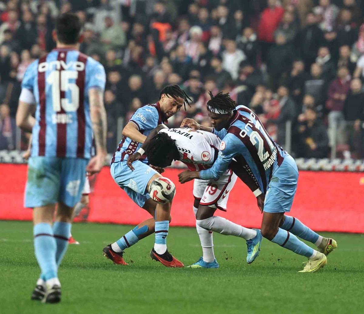 Y&uuml;ksel Yıldırım Trabzonspor ma&ccedil;ı sonrası a&ccedil;tı ağzını yumdu g&ouml;z&uuml;n&uuml;! "Eyyamcı! G&ouml;zlerimle g&ouml;rd&uuml;m" 2