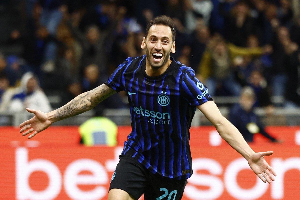 D&uuml;nya devleri pusuda bekliyordu! Hakan &Ccedil;alhanoğlu kararını verdi: Tek bir şartla 3