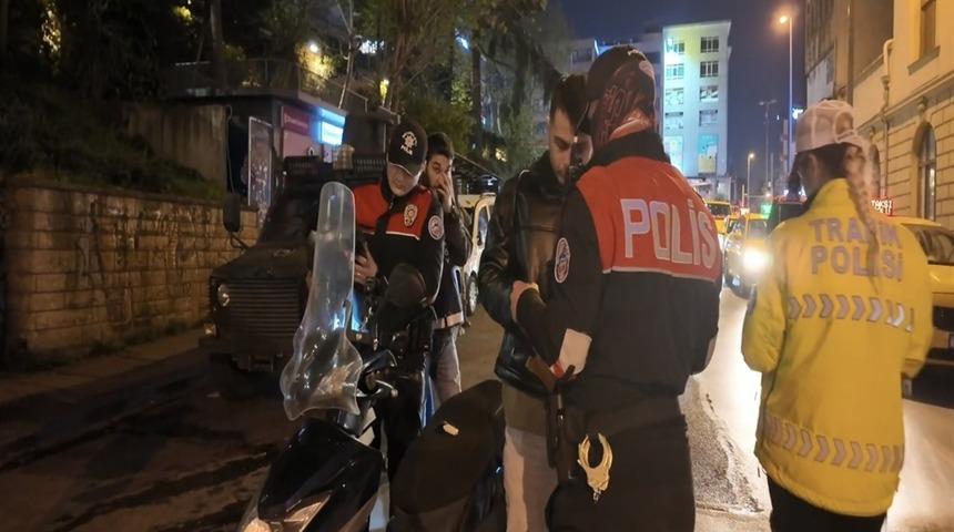 Kadık&ouml;y'de helikopter destekli 'Huzur İstanbul' denetimi