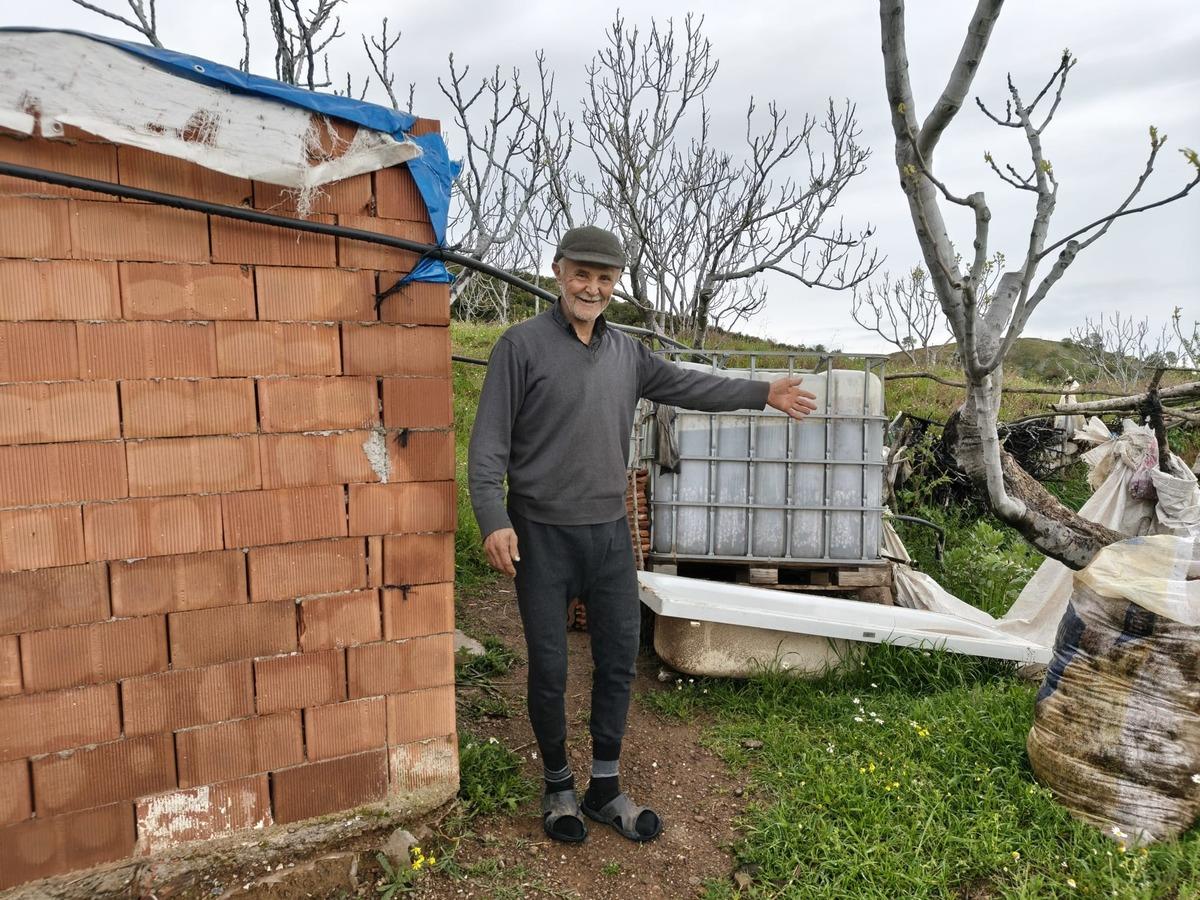 İnsanlara olan g&uuml;venini kaybedince dağa yerleşti! 12 yıl Robinson Crusoe gibi yaşadı 2