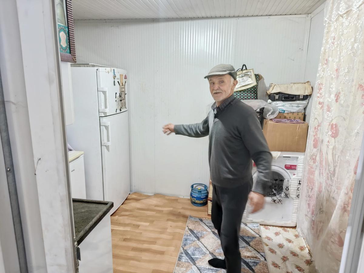 İnsanlara olan g&uuml;venini kaybedince dağa yerleşti! 12 yıl Robinson Crusoe gibi yaşadı 3