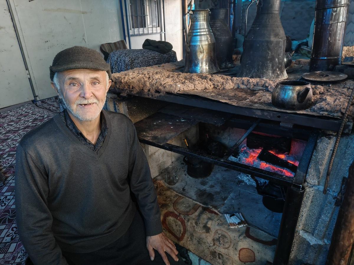 İnsanlara olan g&uuml;venini kaybedince dağa yerleşti! 12 yıl Robinson Crusoe gibi yaşadı 4