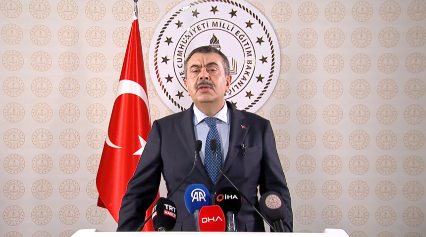 Okullar ve &ouml;ğrenciler i&ccedil;in yeni d&ouml;nem! Dijital platformlar i&ccedil;in harekete ge&ccedil;ildi