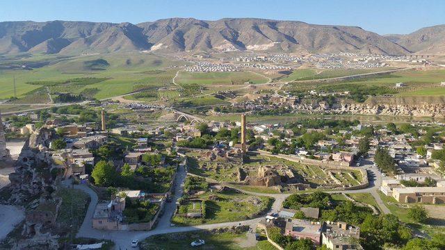 Hasankeyf'in tarihi eserlerini Dicle üzerinden taşıyacak menfez tamamlandı