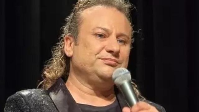 Et yiyen bakteriyle savaşıyor! Onur Akay entübe edildi