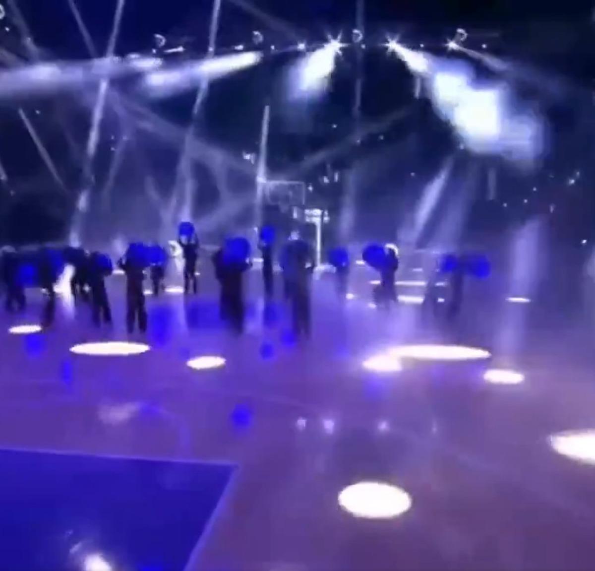 Şara nın konser g&ouml;r&uuml;nt&uuml;leri viral olmuştu! A&ccedil;ıklama geldi: "Talimat verdik..." 1