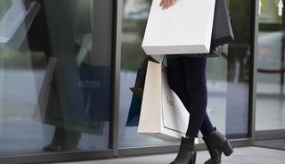 Yerli turistler 5 yılda giyecek ve hediyelik eşyaya 100 milyar liradan fazla harcadı