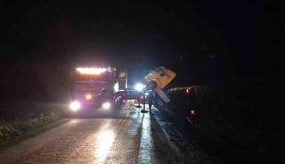 Bilecik&rsquo;te devrilen tır trafiği olumsuz etkiledi