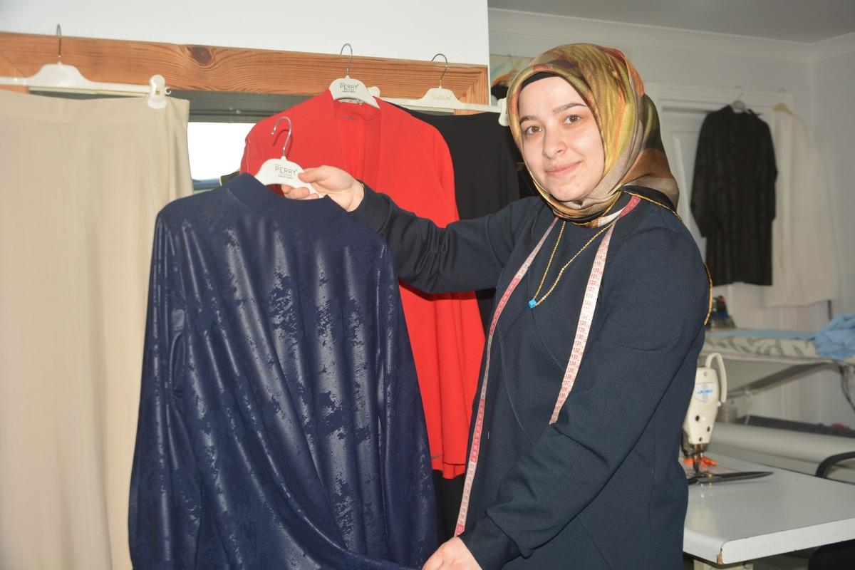 Babasının hayali, mesleği oldu: 24 yaşında kendi at&ouml;lyesini kurdu 4