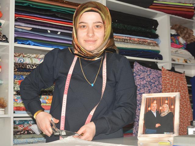 Babasının hayali, mesleği oldu: 24 yaşında at&ouml;lyesini kurdu