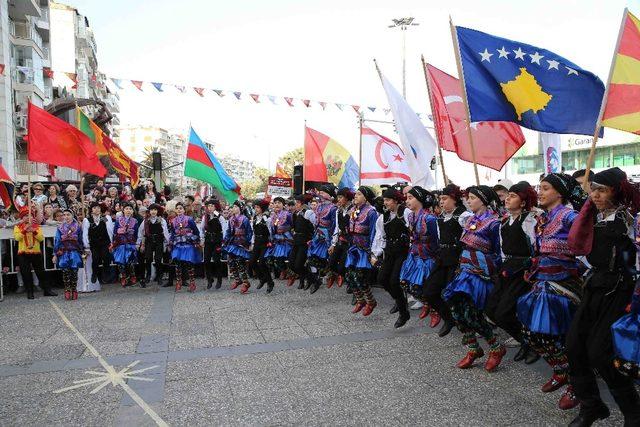 Dünya çocukları Karşıyaka’da buluştu