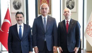 T&uuml;rkiye'nin k&uuml;resel erişimi i&ccedil;in kritik zirve: Bakanlık ve THY yeni d&ouml;nemi başlatıyor