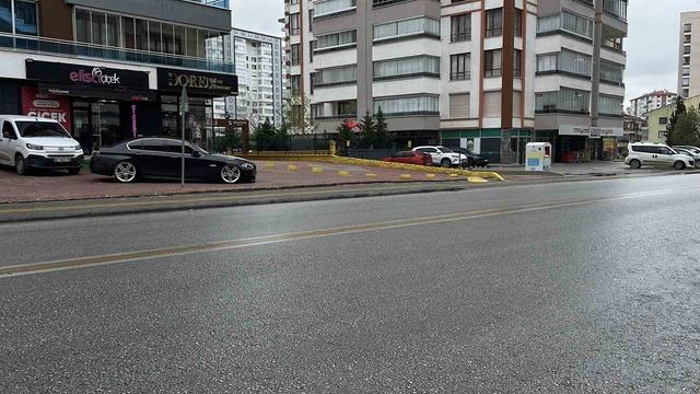 Taksi bisikletle &ccedil;arpıştı: 1 yaralı 3