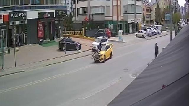 Taksi bisikletle çarpıştı: 1 yaralı
