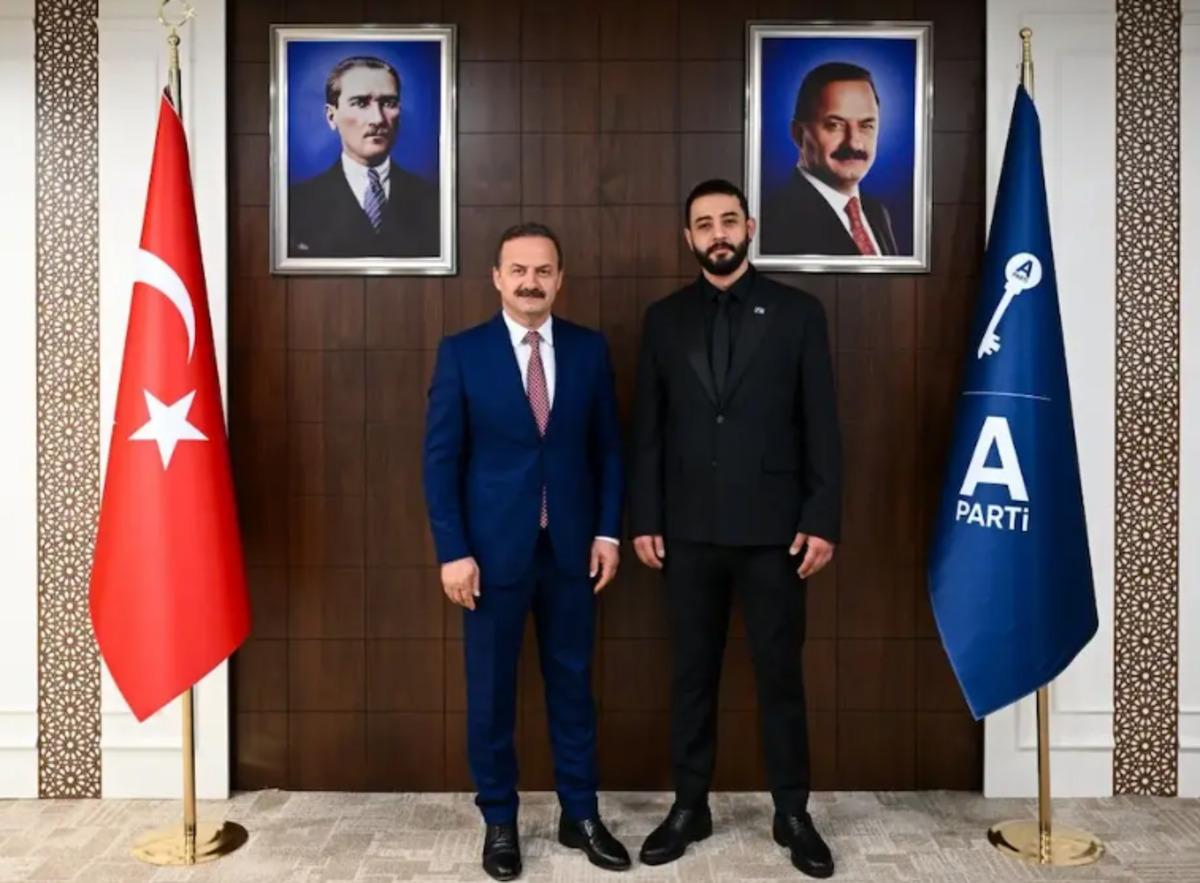 Mehmet Şef in oğlu Emre Yal&ccedil;ınkaya siyasete girdi, parti rozetini taktı 2