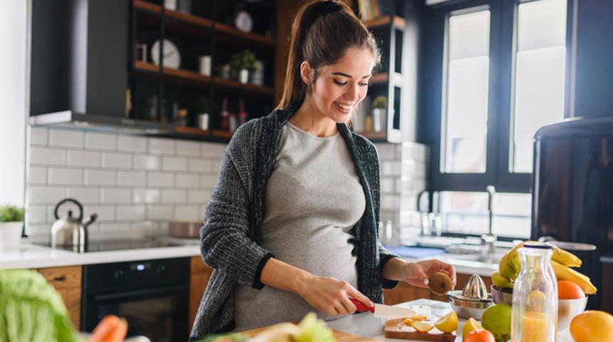 Hamilelikte doğru bilinen yanlışlar! &Ccedil;iğ s&uuml;t uyarısı geldi
