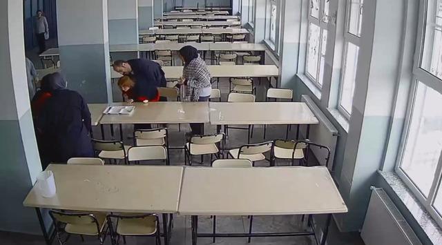 Gaziantep te &ouml;ğrencisini Heimlich manevrasıyla kurtardı 2