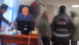 Devlet hastanesinde r&uuml;şvet skandalı: 2 doktor i&ccedil;in hapis talebi